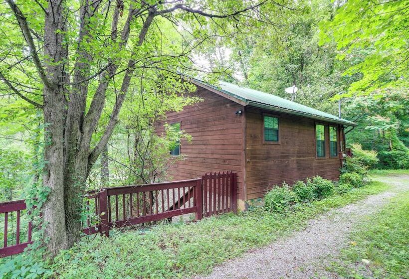Secluded Cabin W/ Hot Tub   9 Mi To Dollywood!