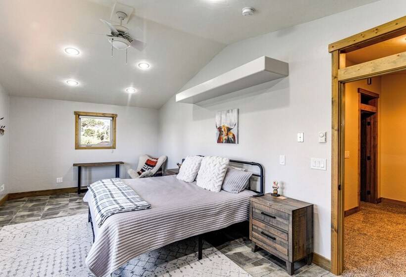 Spacious Afton Home: Patio, Grill & Mountain Views