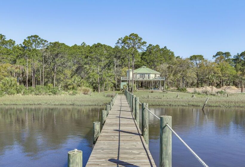 The Octagon House    Oceanfront Carrabelle Oasis