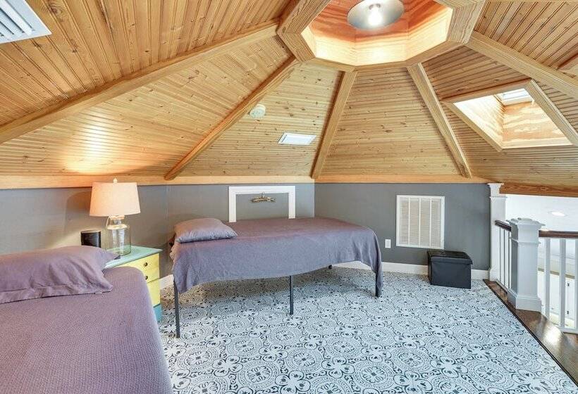 The Octagon House    Oceanfront Carrabelle Oasis