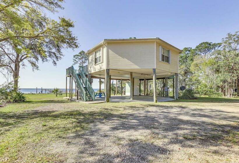 The Octagon House    Oceanfront Carrabelle Oasis