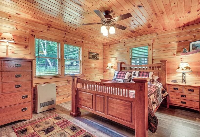 Woodsy Beaver Cove Cabin W/ Deck & Fire Pit!