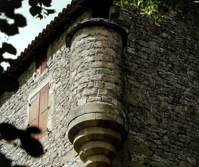 ベッドアンドブレックファースト Le Château De Sorgues