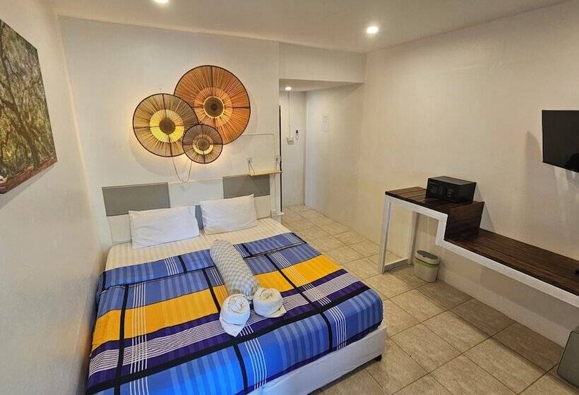 Hideout Hostel