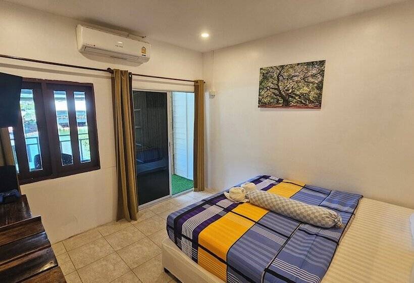 Hideout Hostel