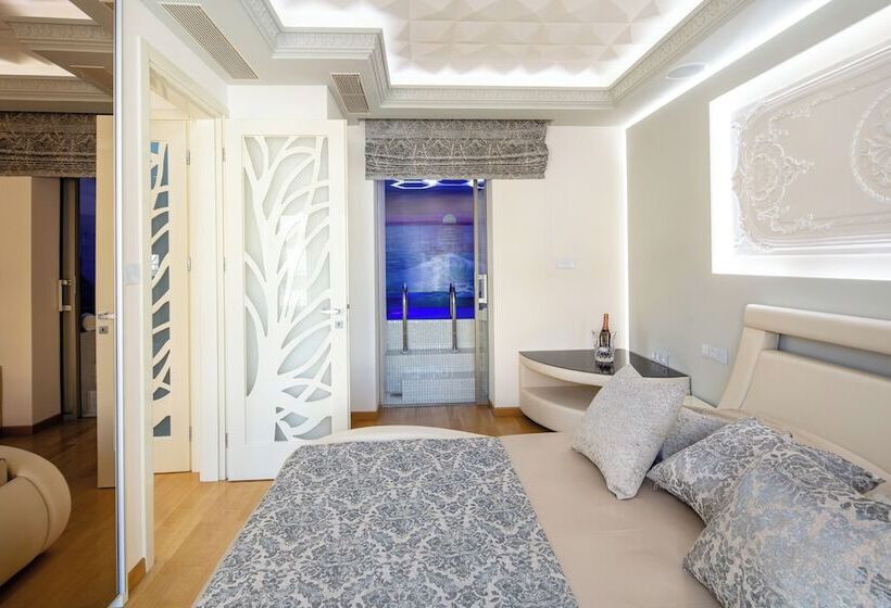 هتل Demani President Suites