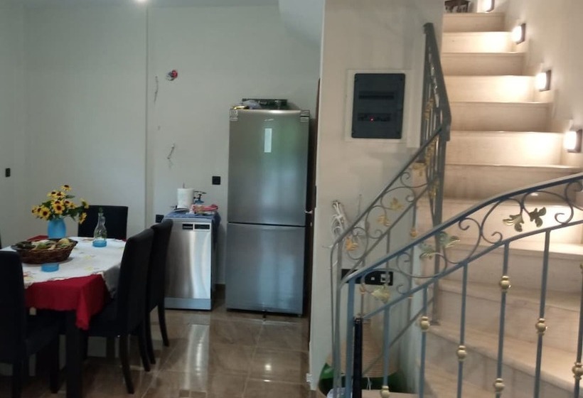 פנסיון Effie S Maisonette With Detached Studio
