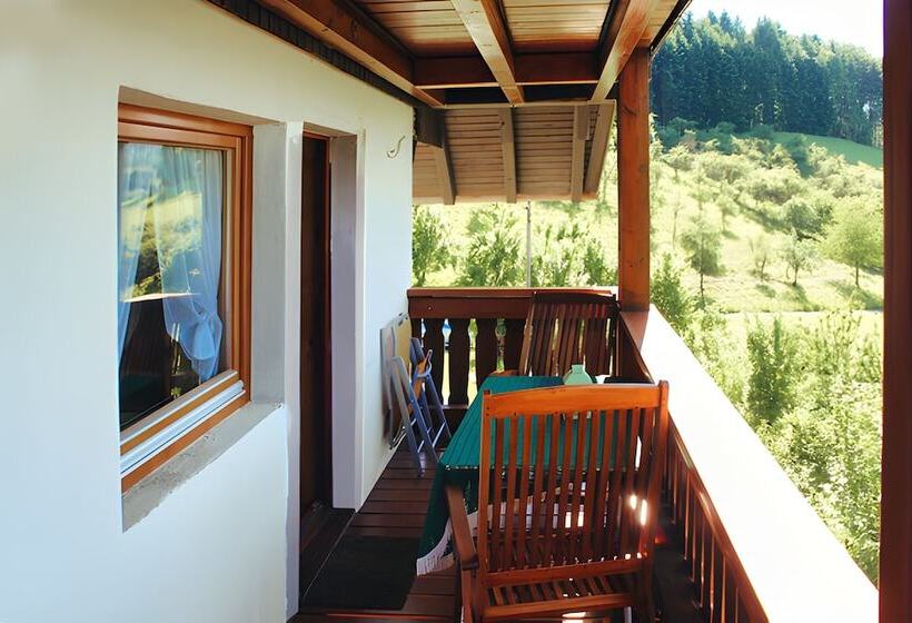 펜션 Room In Guest Room   Double Room Linden Blossom