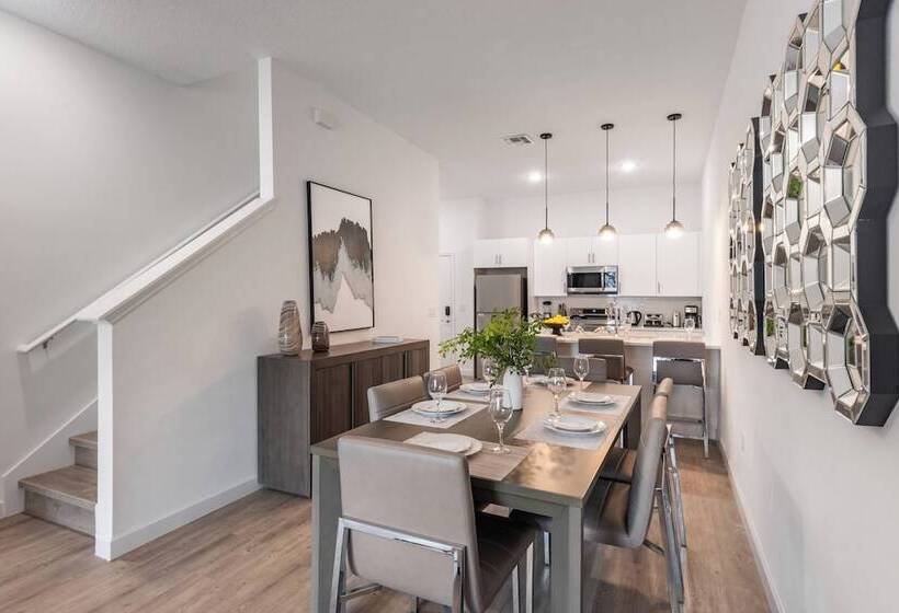 Radiant Realm   Avantstay 30mins To Disney + Private Pool