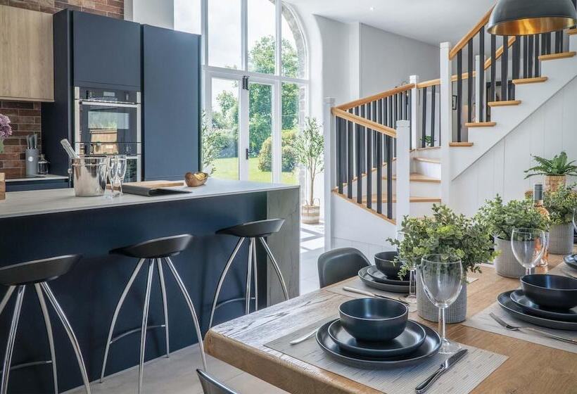 The Granary   3 Bed Barn Conversion   Llawhaden