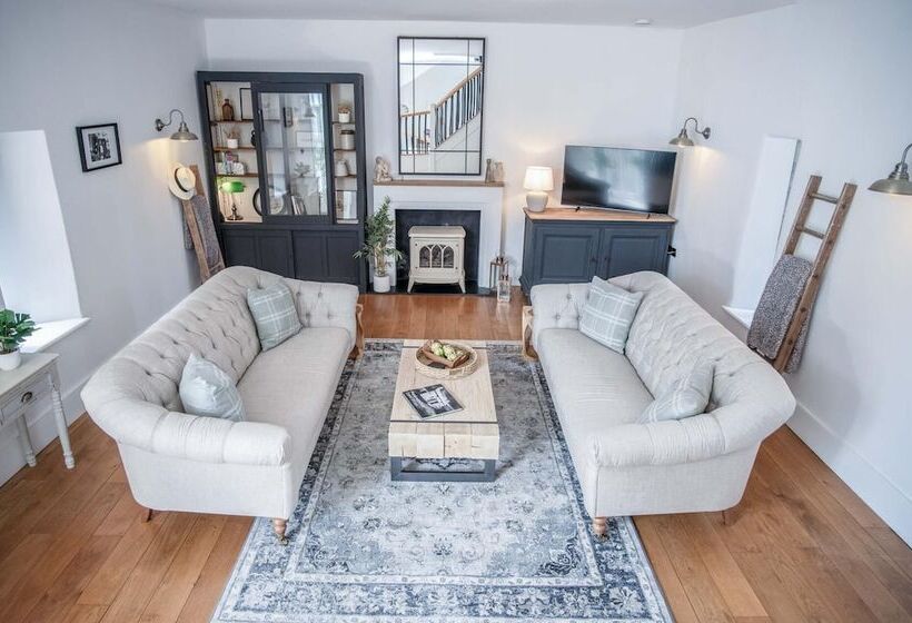 The Granary   3 Bed Barn Conversion   Llawhaden