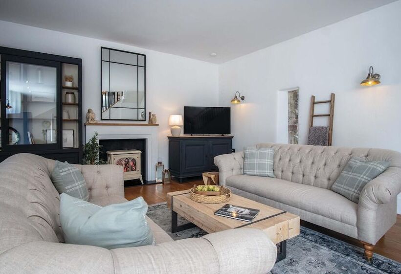 The Granary   3 Bed Barn Conversion   Llawhaden