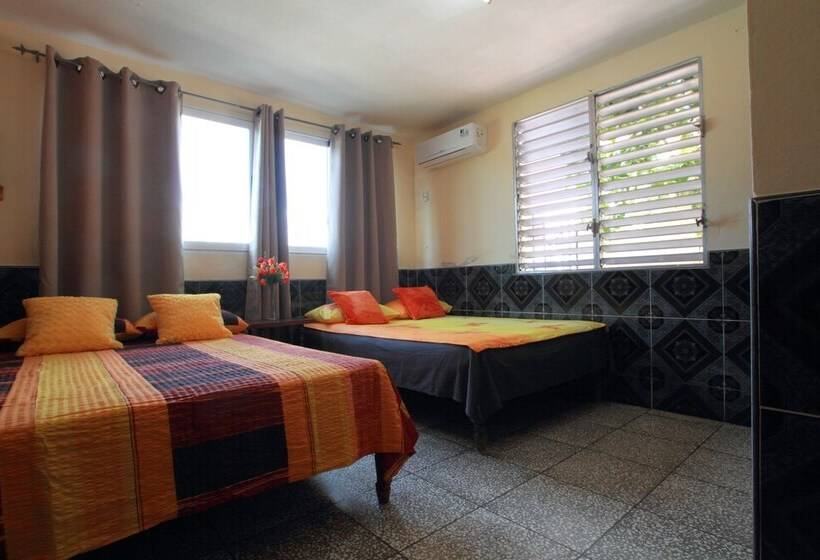 پانسیون Casa Yaima