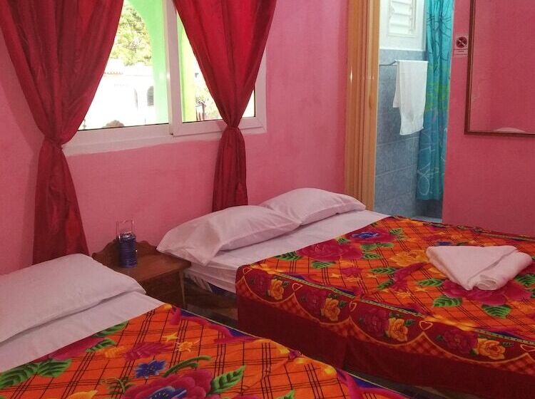 پانسیون Hostal Alcuria