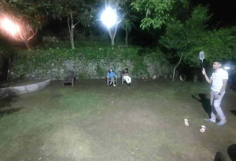 منتجع Sarovar Inn