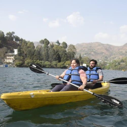 منتجع Sarovar Inn