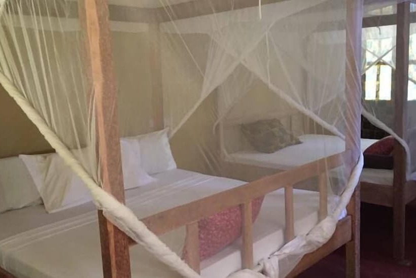 مبيت وإفطار Mpole Bungalows