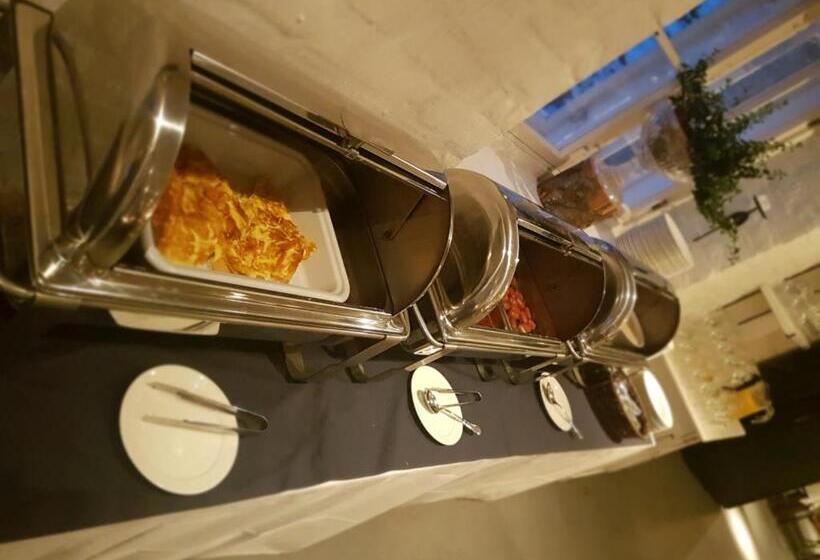 민박 Varjola Holiday Center