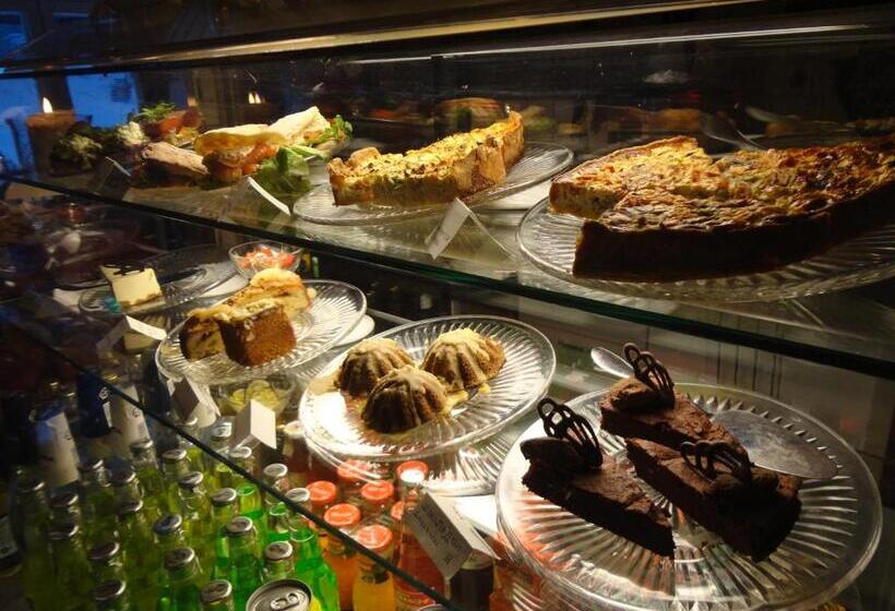 민박 Varjola Holiday Center