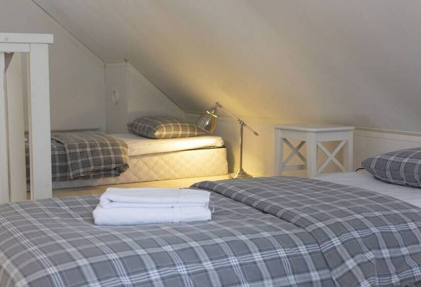 민박 Varjola Holiday Center