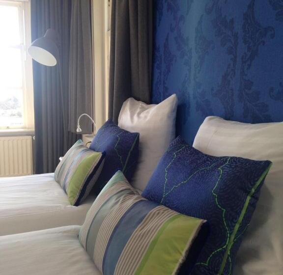 تختخواب و صبحانه The Riverside Logies & Restaurant