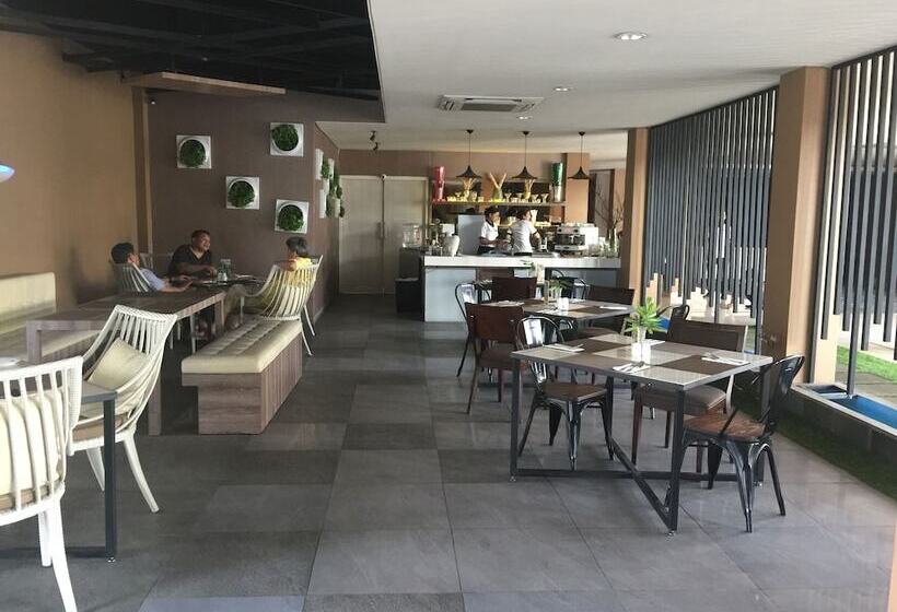 Akshaya Hotel Karawang