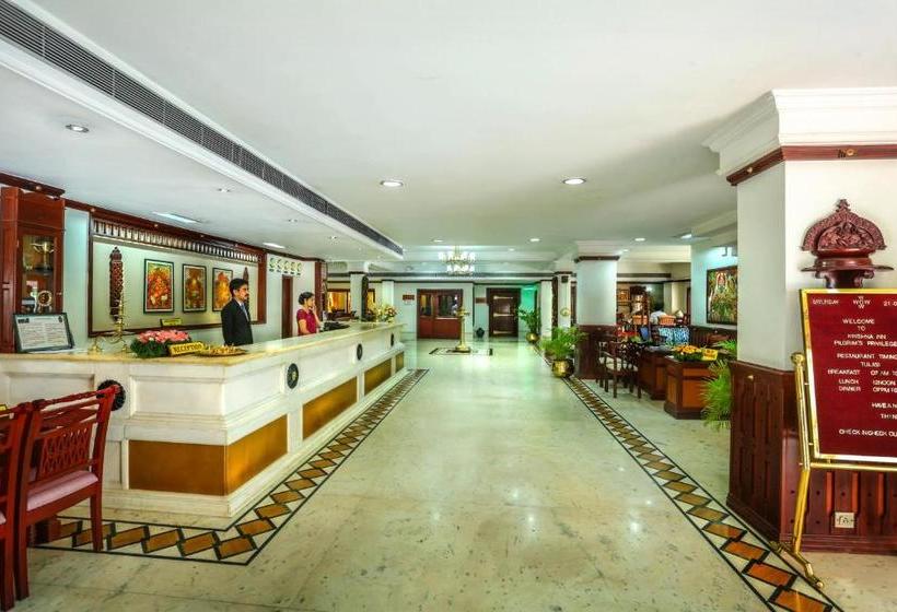 هتل Krishna Inn