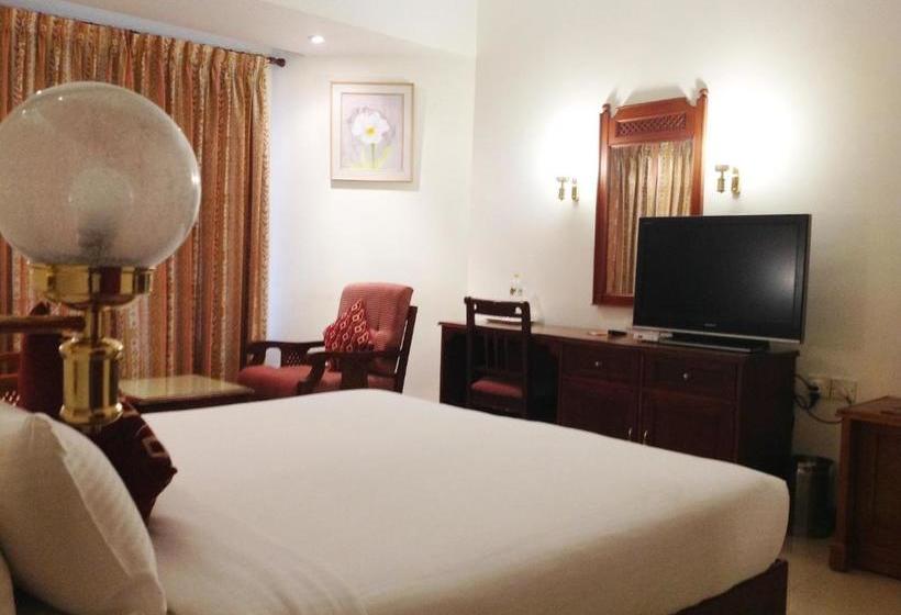 هتل Krishna Inn