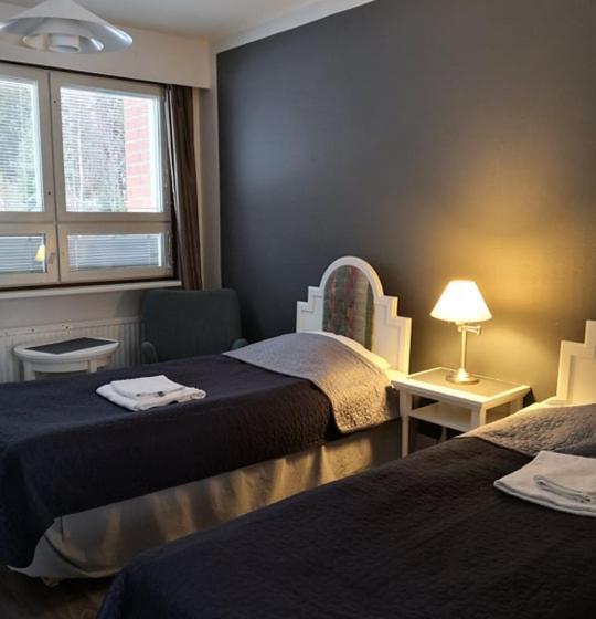 فندق Li Ravintola Tiilikka
