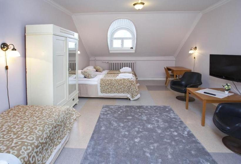 فندق Li Ravintola Mäntän Klubi