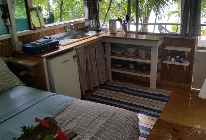 هتل Matriki Beach Huts