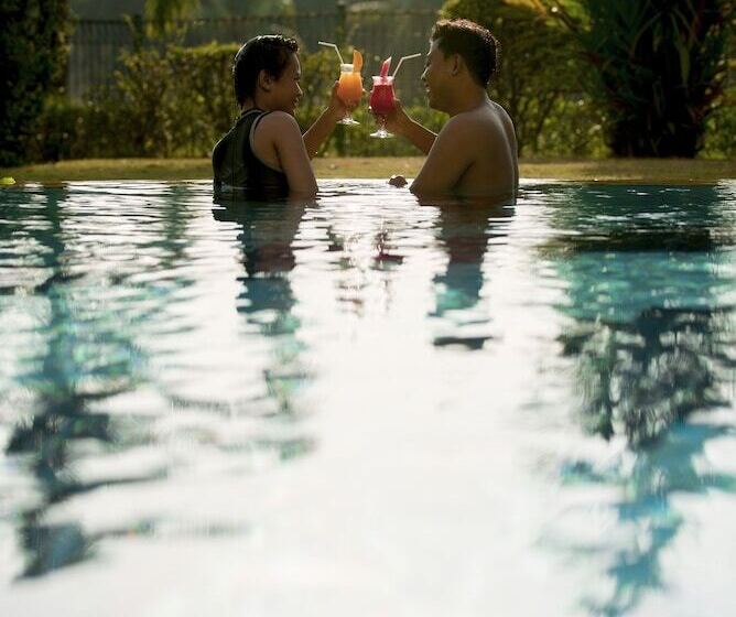 هتل Puri Kiic Golf View