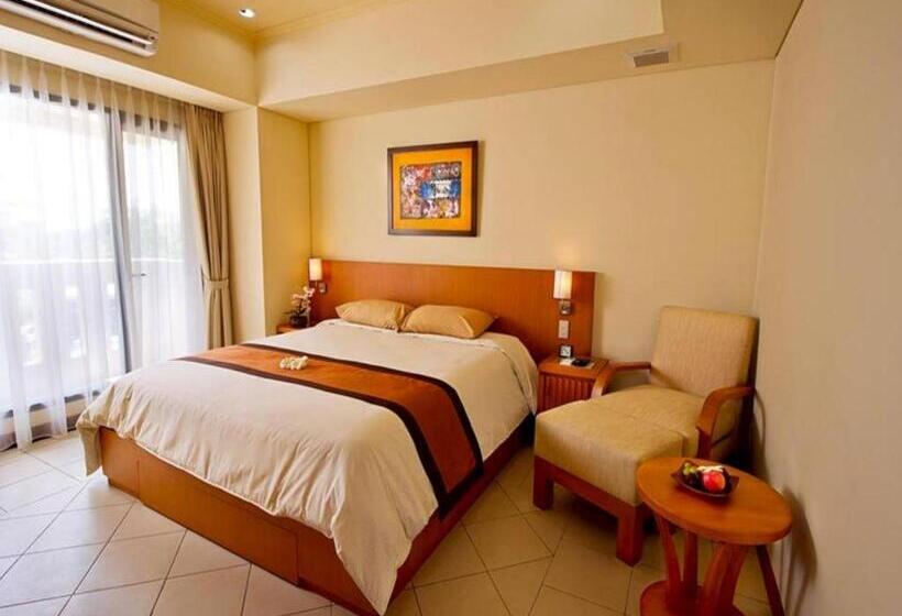 هتل Puri Kiic Golf View