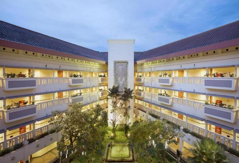 هتل Puri Kiic Golf View