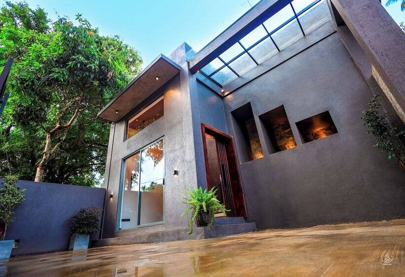 פנסיון Forest Face Lodge