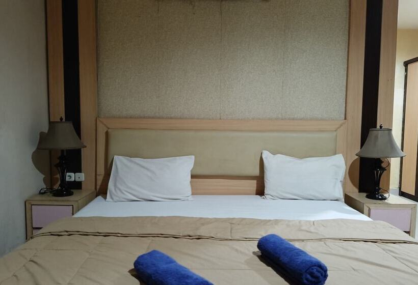 هتل Oyo 94112 Homestay Ananda Luwuk