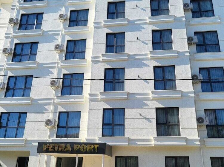 فندق Petra Port