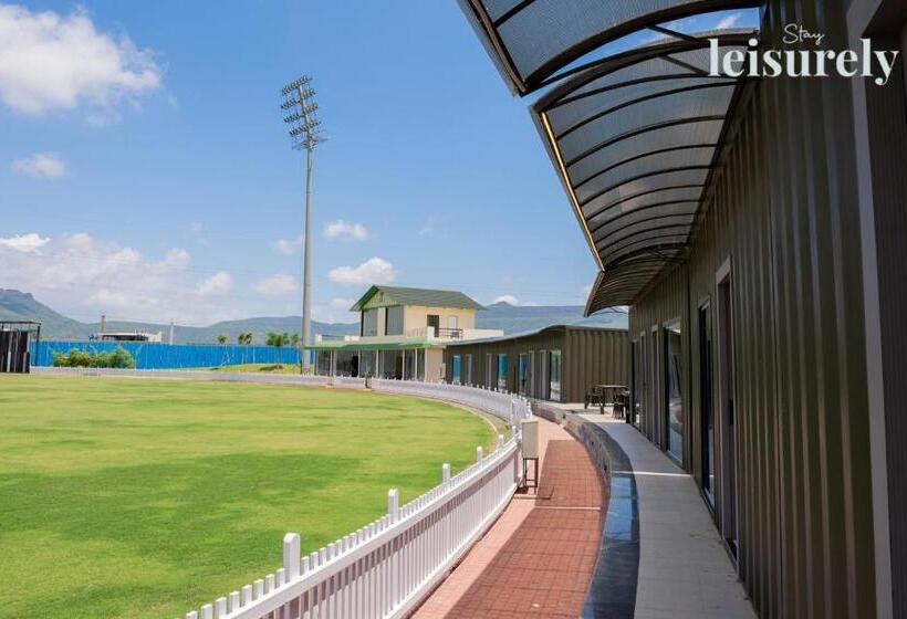 בית מלון כפרי Stay Leisurely   Pavilion By The Hills, Lonavala   Stadium View Rooms