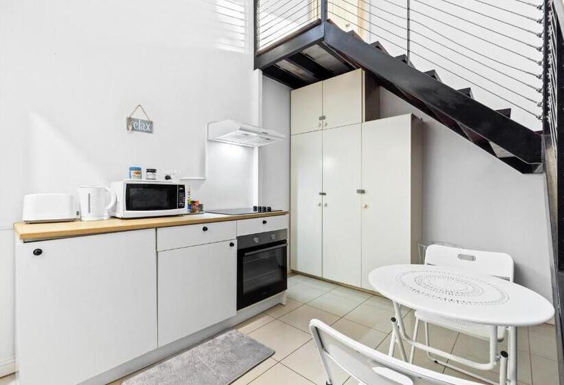 بنسيون Tropical Paradise Suite With Private Kitchen Bath And Laundry