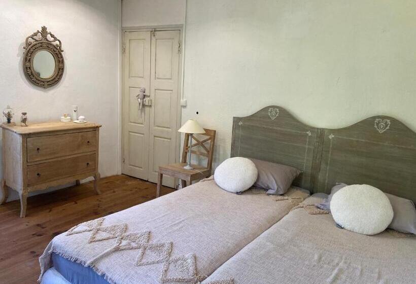 ベッドアンドブレックファースト Chambres D Hôtes De La Villa Les Rosiers   Eglantine