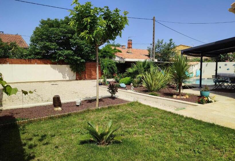 Bed and Breakfast Chez Brigitte Chambre D Hôte Avec Cour Privative,piscine