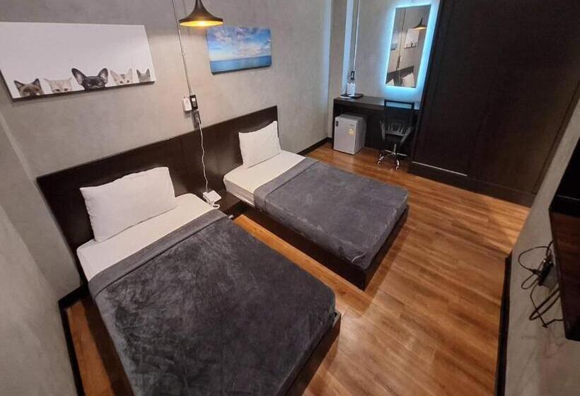 هتل Capital O 75512 Loft Residence  Suphanburi