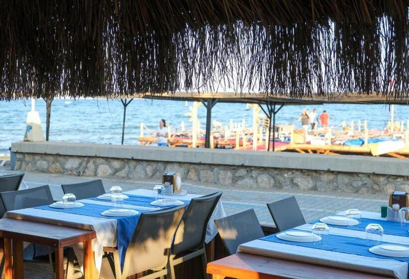 هتل Gargaron Beach