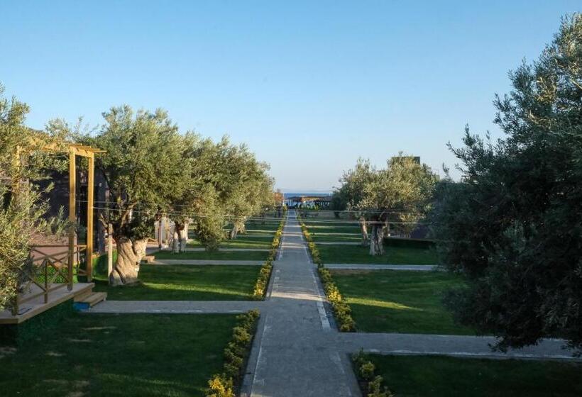 هتل Gargaron Beach