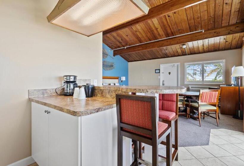 فندق Oceanfront Inn Suite, Ocean And Inlet Views, King Bed, #12