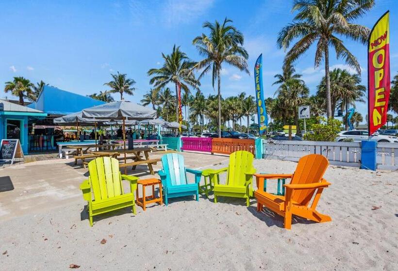 فندق Oceanfront Inn Suite, Ocean And Inlet Views, King Bed, #12