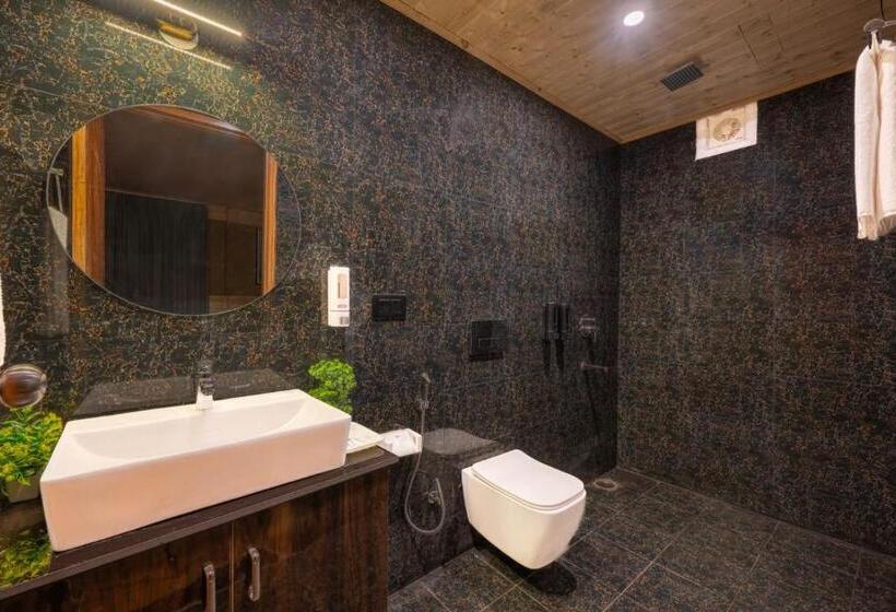 فندق The Green Trails Kufri I Family Accomodation I Valley & Mountain View I By Exotic Stays