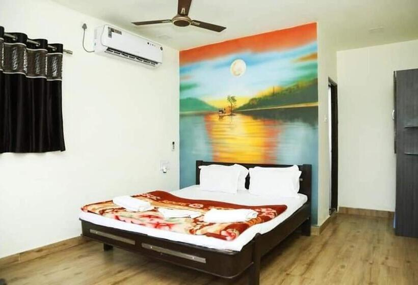 בית מלון כפרי The Lake View Tadoba