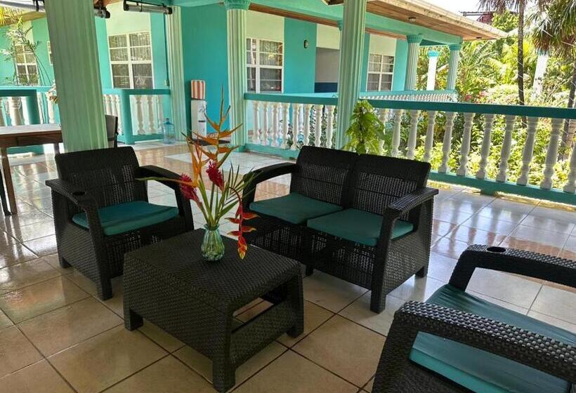 هتل Seagrape Plantation Resort & Dive Center