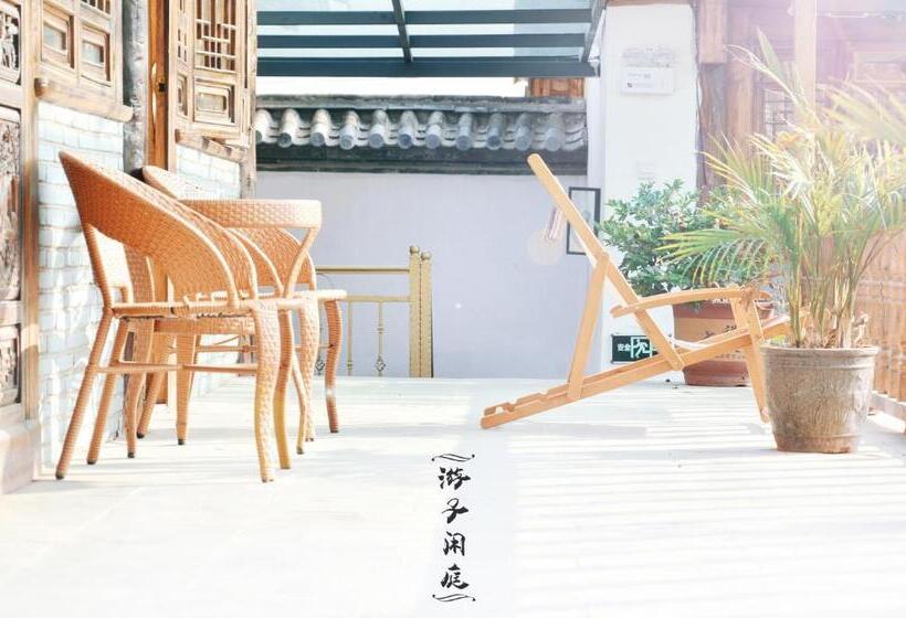 호텔 Tourist Courtyard